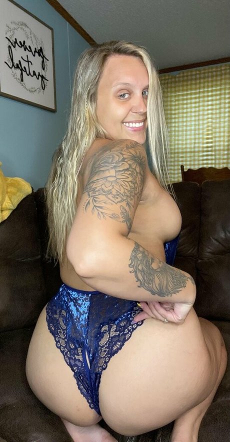 Hotblondie95 photo 37