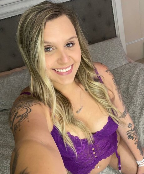 Hotblondie95 photo 49
