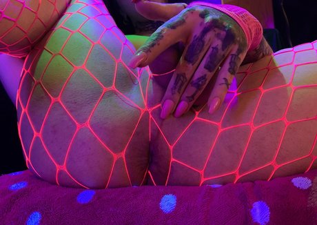 Hotpinknymph photo 16