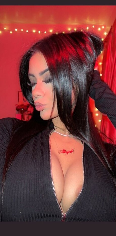 Hottanbarbie photo 3