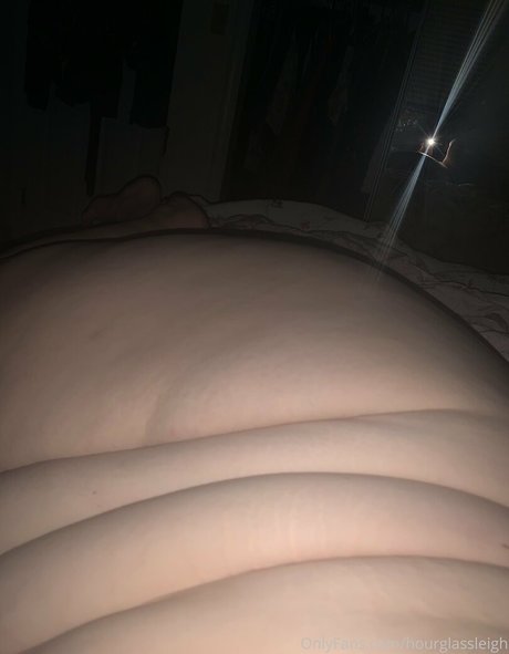 Hourglassleigh photo 23