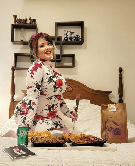 Hungrylilkitty photo 69