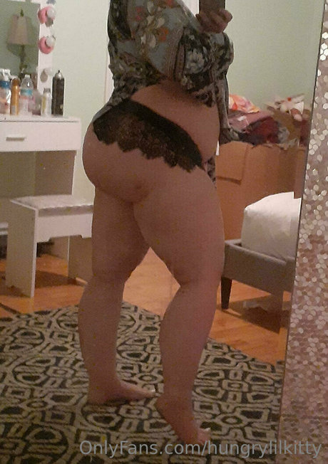 Hungrylilkitty photo 107