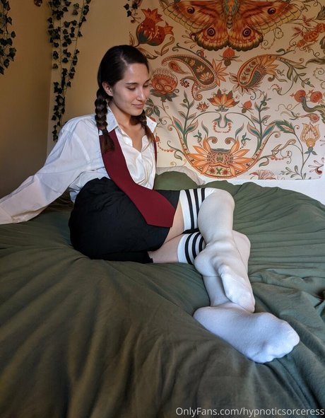 Hypnoticsorceress photo 4