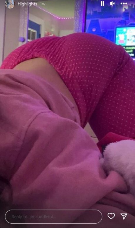 Iamcuddleful photo 3