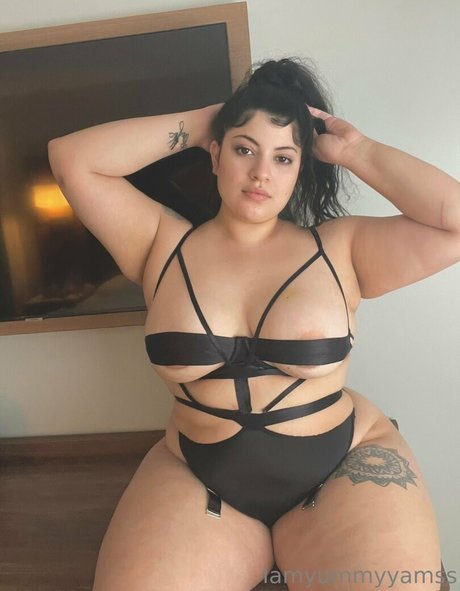 Iamyummyyamss photo 44