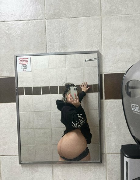 Icyybabiee photo 1