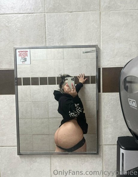 Icyybabiee photo 2