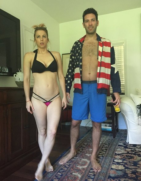 Iliza Shlesinger photo 7