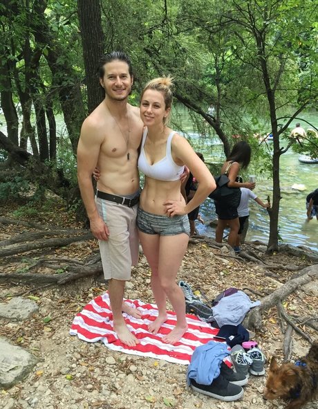 Iliza Shlesinger photo 9