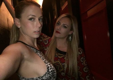 Iliza Shlesinger photo 36