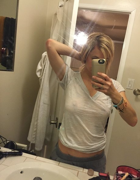 Iliza Shlesinger photo 74