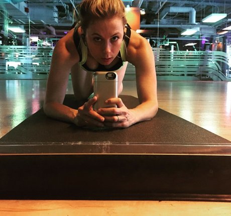 Iliza Shlesinger photo 90
