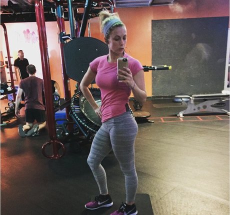 Iliza Shlesinger photo 104