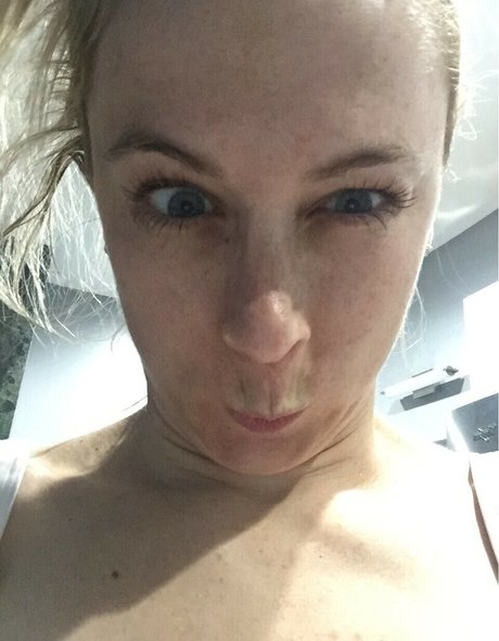 Iliza Shlesinger photo 159