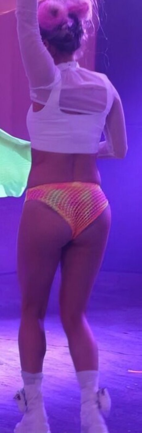 Iliza Shlesinger photo 187