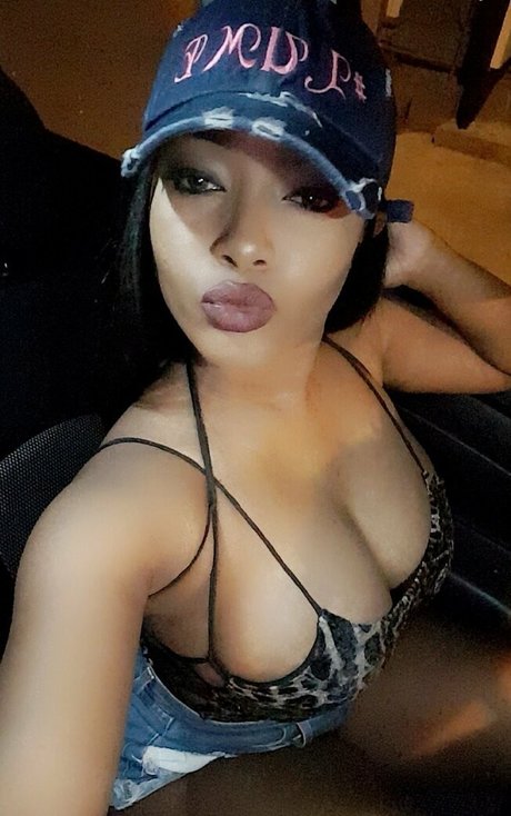 Ilovecaramel photo 13