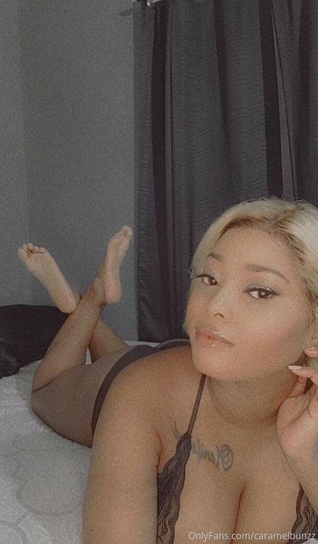 Ilovecaramel photo 24