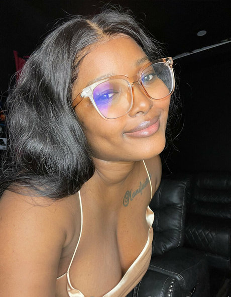 Ilovecaramel photo 161