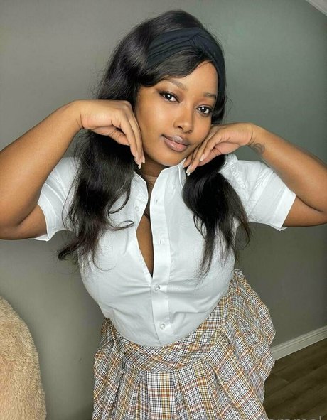 Ilovecaramel photo 260