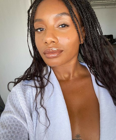 Imani Hakim photo 4