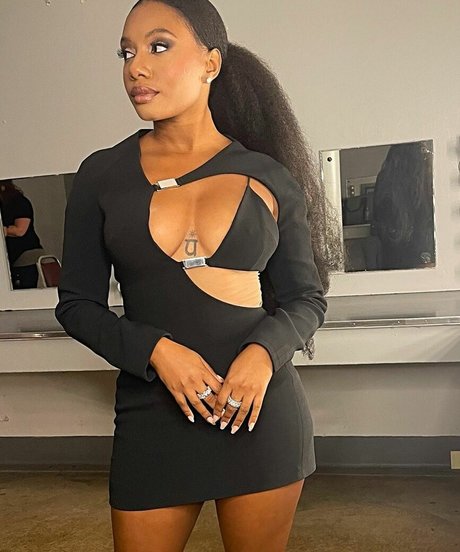 Imani Hakim photo 5