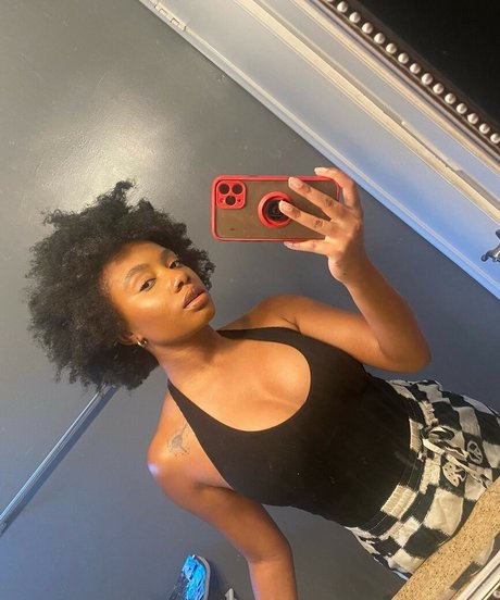 Imani Hakim photo 18