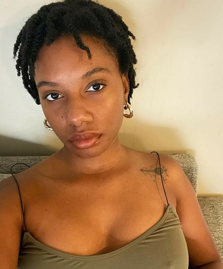 Imani Hakim photo 19