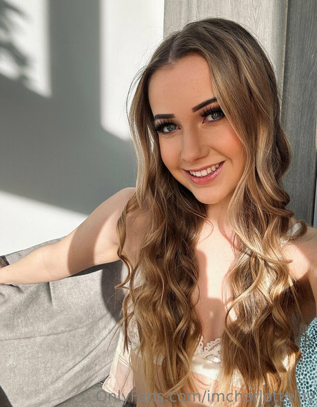 Imcharlottelily photo 20