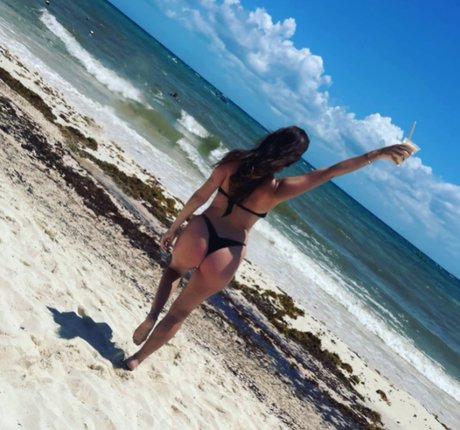 Imogen Thomas photo 16