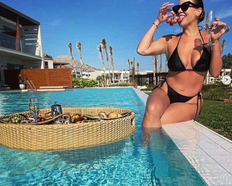 Imogen Thomas photo 20