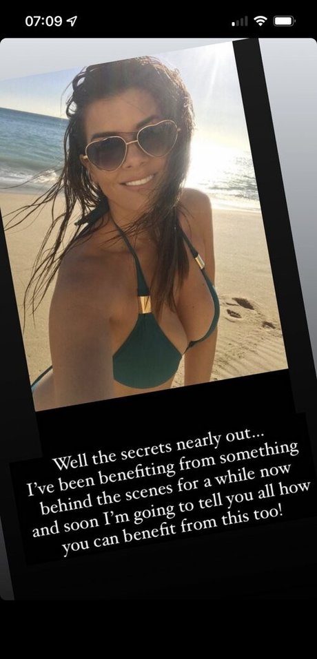 Imogen Thomas photo 53