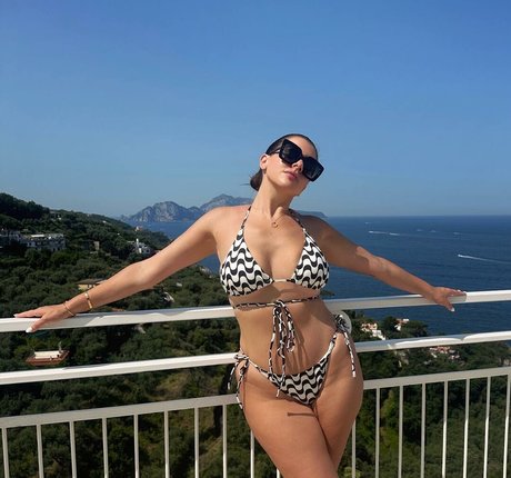 Imogen Thomas photo 86