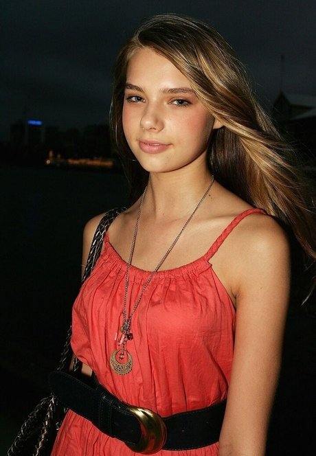 Indiana Evans photo 12