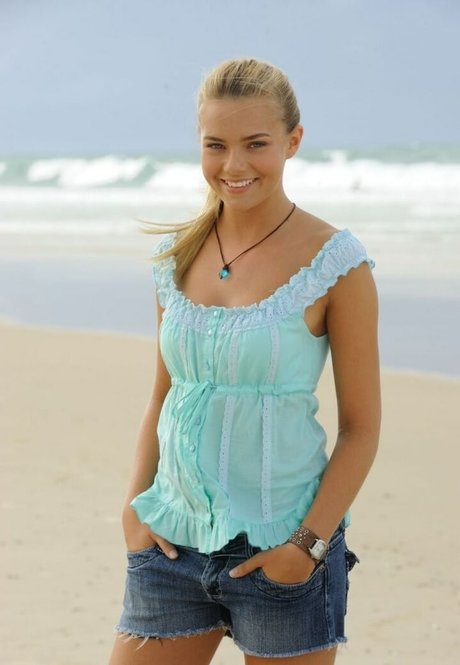 Indiana Evans photo 14