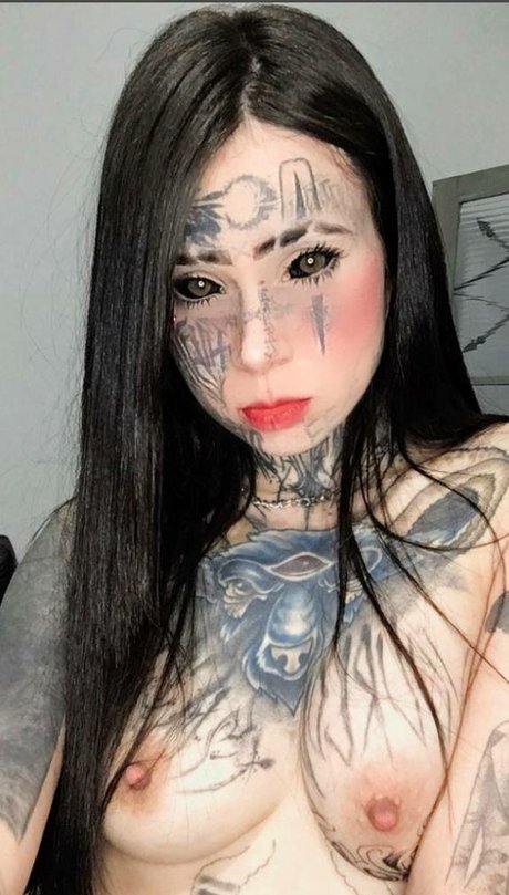 Insaneinternetgrl photo 4