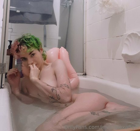 Invisiblexangel photo 1