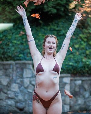 Ireland Baldwin photo 21