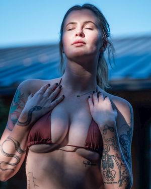 Ireland Baldwin photo 22