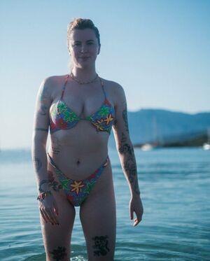 Ireland Baldwin photo 115