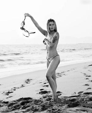 Ireland Baldwin photo 350