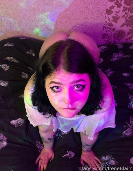 IreneBlairr photo 13