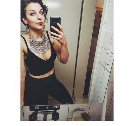 Irina Mirella photo 2
