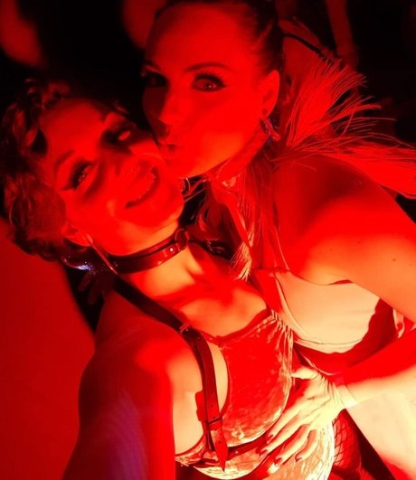Irina Mirella photo 4
