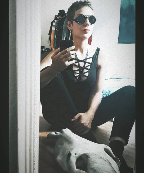 Irina Mirella photo 5
