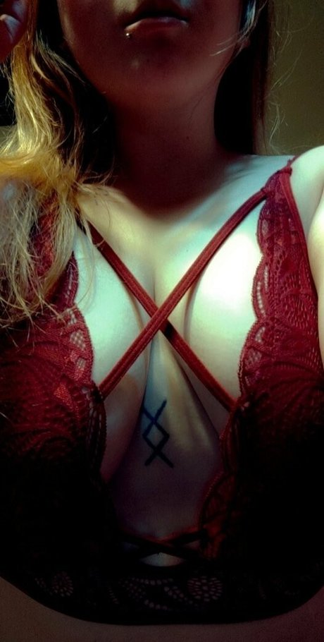 Iris_nikole photo 28