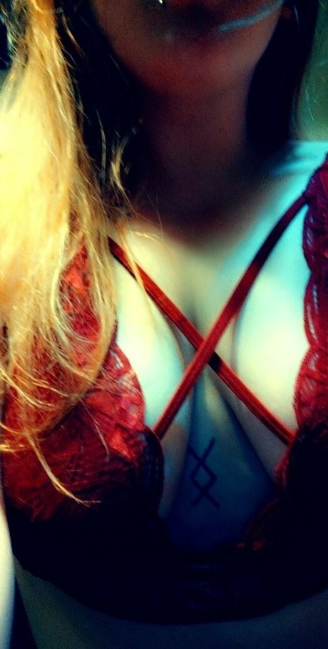 Iris_nikole photo 29