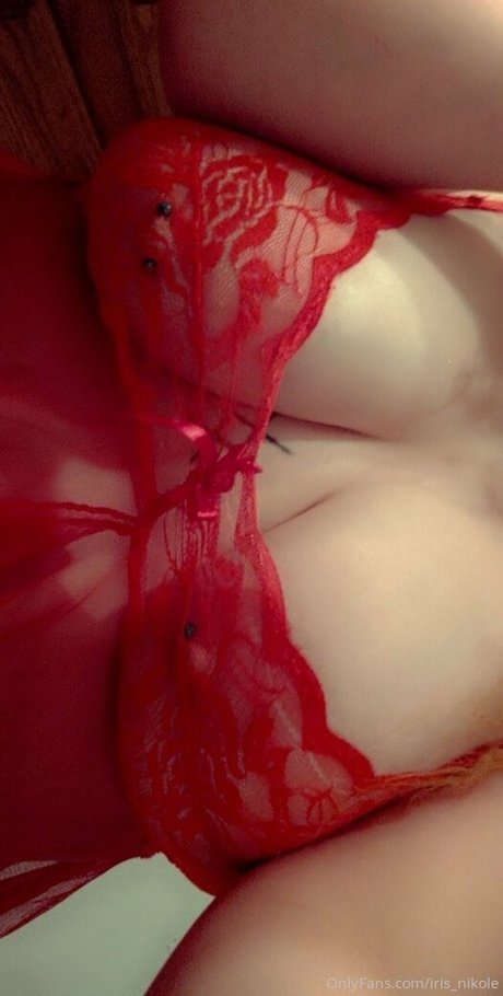 Iris_nikole photo 35