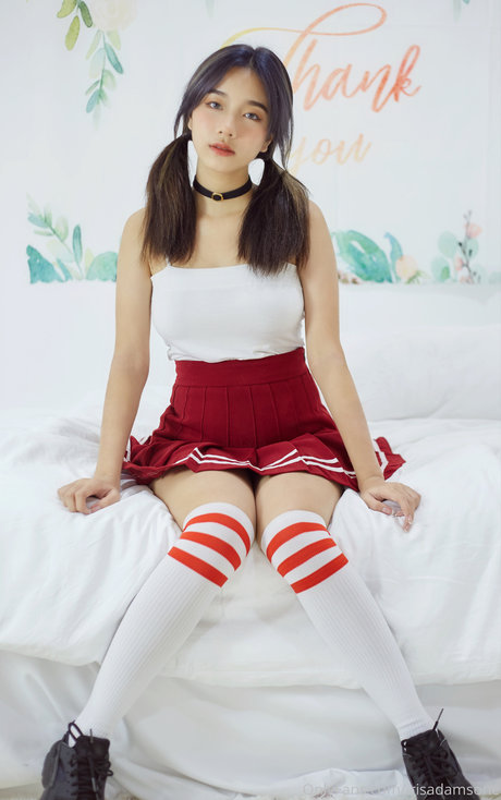 Iris adamsone photo 36