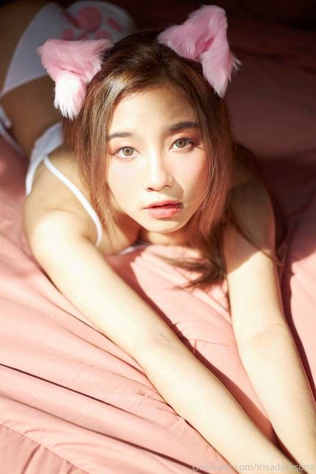 Iris adamsone photo 124